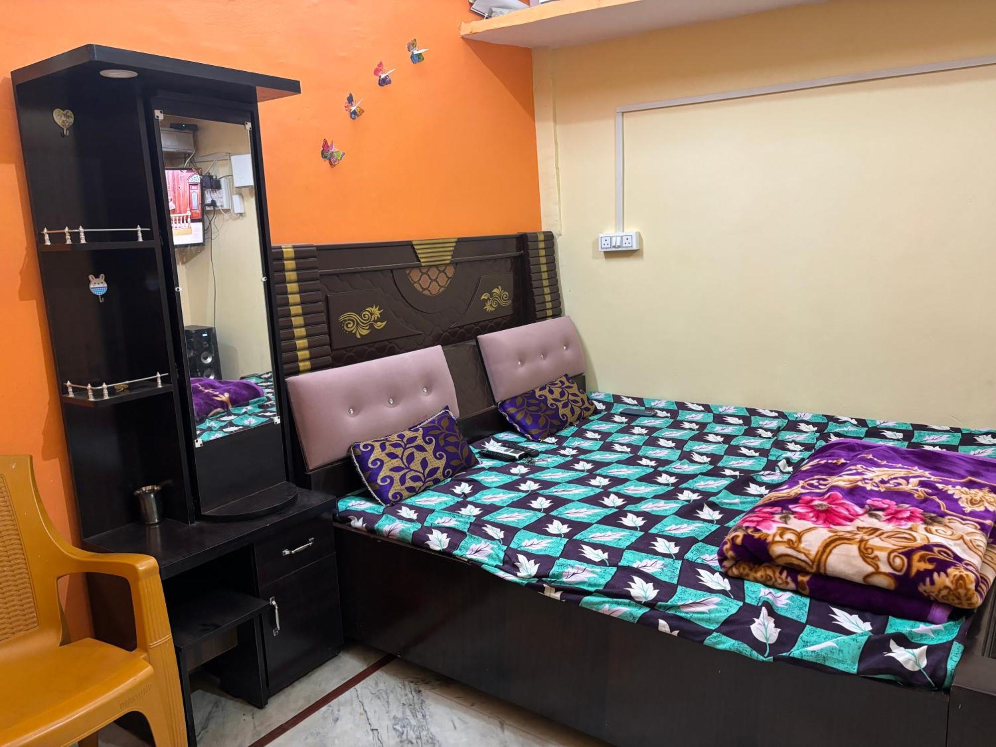 Shakuntala Guest House Ayodhya Экстерьер фото