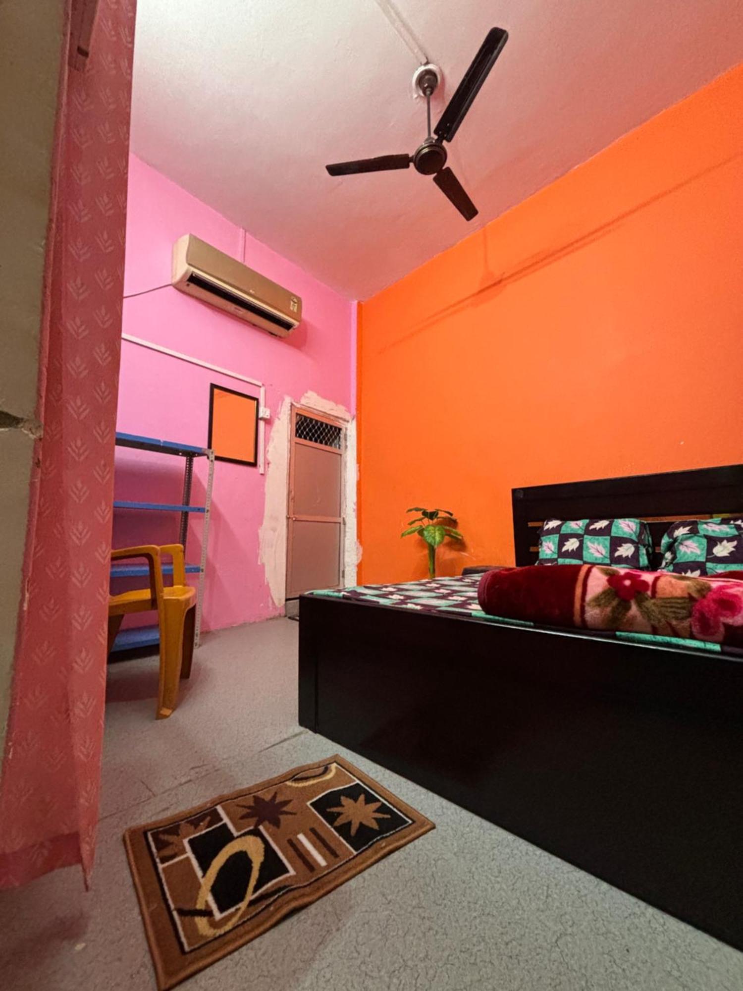 Shakuntala Guest House Ayodhya Экстерьер фото