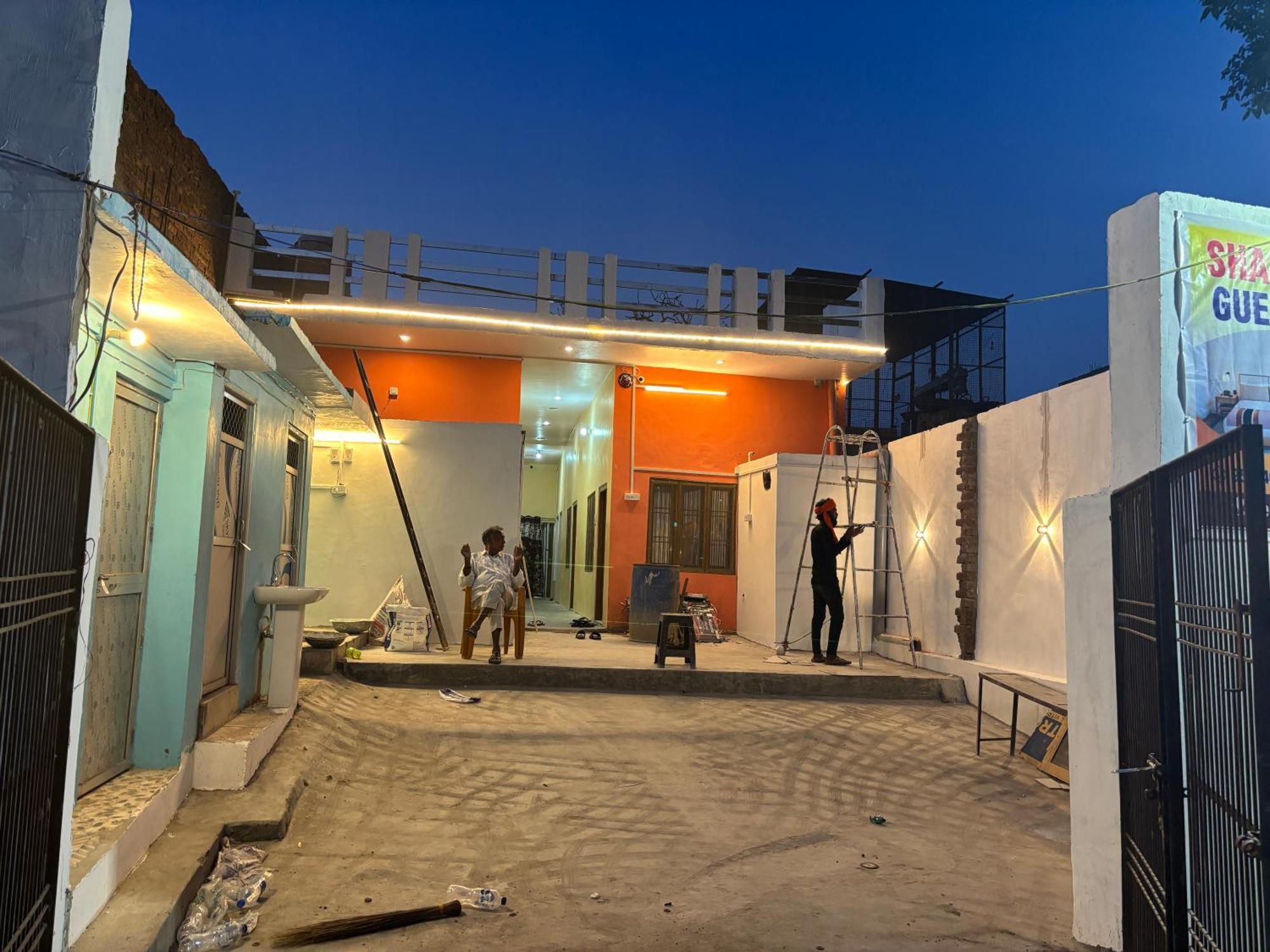 Shakuntala Guest House Ayodhya Экстерьер фото
