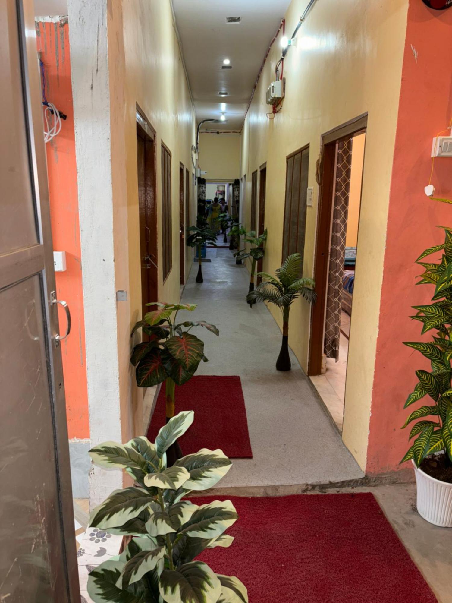 Shakuntala Guest House Ayodhya Экстерьер фото